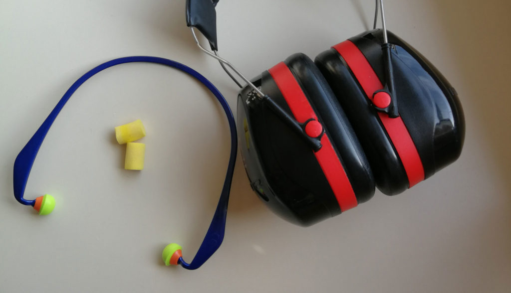 EarmuffsorearplugsWhataretheadvantagesanddisadvantagesbanner